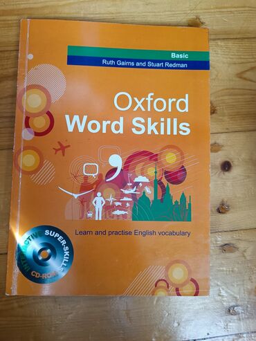 bir: Ingilis dili kitabı Oxford word skills kitabın icerisinde bir iki