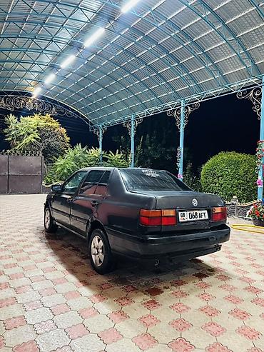 Volkswagen: Volkswagen Vento: 1993 г., 1.8 л, Механика, Бензин, Седан — 4
