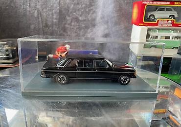 Avtomobil modelləri: Коллекционная модель Mercedes-Benz 240D V123 limousine black 1978 NEO — 12