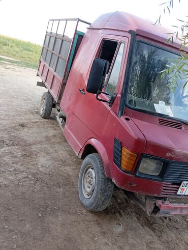 шипы для шины: Тягач, Mercedes-Benz, Бортовой