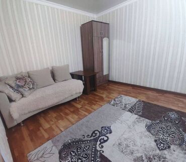 квартира в районе политеха: 1 бөлмө, 27 кв. м, Хрущевка, 2 кабат, Косметикалык ремонт