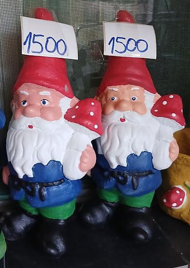 Baštenski patuljci – dekorativne figure - Materijal: obojena