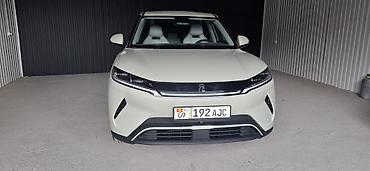 серый gac aion s: BYD Yuan: 2025 г., Электромобиль, Кроссовер — 1