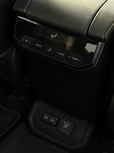 Toyota: Toyota Highlander: 2023 г., 2.5 л, Вариатор, Гибрид, Внедорожник — 11