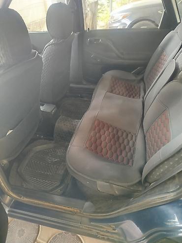 Унаа сатуу: Volkswagen Passat: 1994 г., 1.8 л, Кол менен иштөөчү, Бензин, Седан — 9