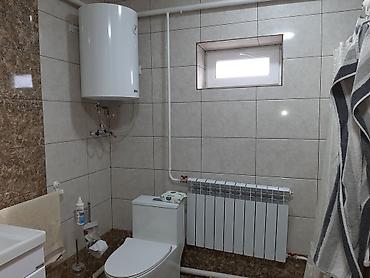 Долгосрочная аренда домов: Продаётся 2 дома на одном участке в Петропавловке. Торг уместен — 3