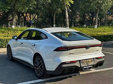 Changan: Changan : 2024 г., 1.5 л, Автомат, Гибрид, Седан — 9