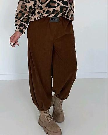 sat ar: Pantalone
Cena 2700
Uni vel.
V.22 — 4