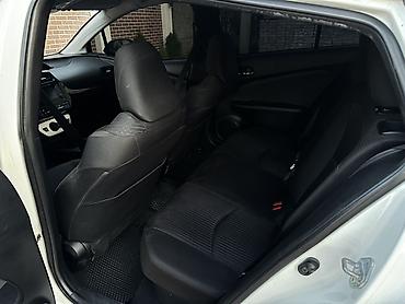 Toyota: Toyota Prius: 2016 г., 1.8 л, Гибрид, Лифтбек — 9