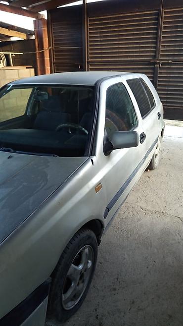 2 9 тди: Volkswagen Golf: 1992 г., 1.8 л, Кол менен иштөөчү, Бензин, Хетчбек — 1