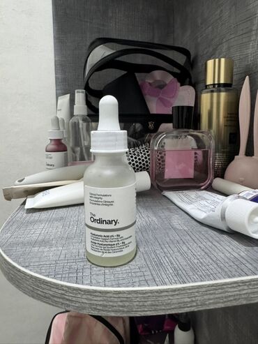 Косметика: Сыворотка для лица The Ordinary Hyaluronic Acid 2% + B5 во флаконе с