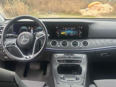 Mercedes-Benz: Mercedes-Benz 200: 2 l | 2021 il Sedan — 9