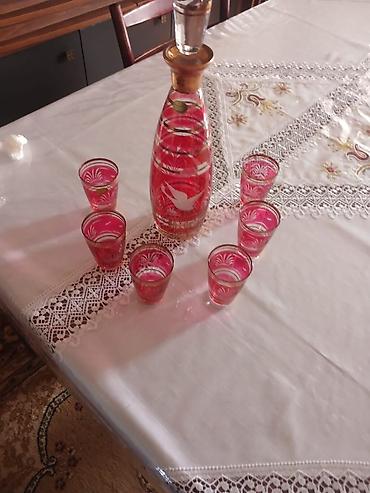 gilan pastellik parcalar: Şüşə dəst – karaf və qədəhlər. 80- ci ilin məhsullarıdı. Istifadə — 1