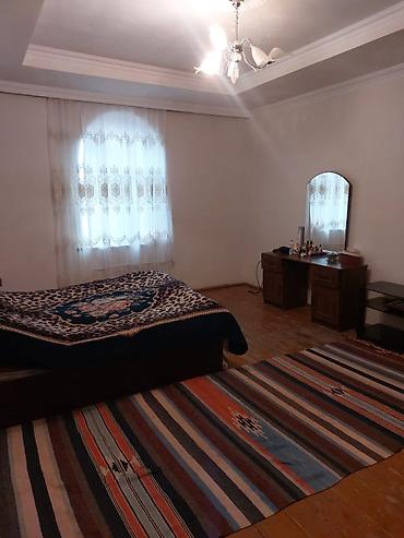 Həyət evləri və villaların satışı: Satılır: həyətyanı sahəsi olan fərdi yaşayış evi - Tikili: 2 — 7