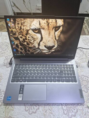 netbuklar: Lenovo 13.3 ", Intel Core i3, 512 GB