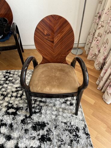 дизайнерские стулья: Продаю 2 таких стула,состояние отличное