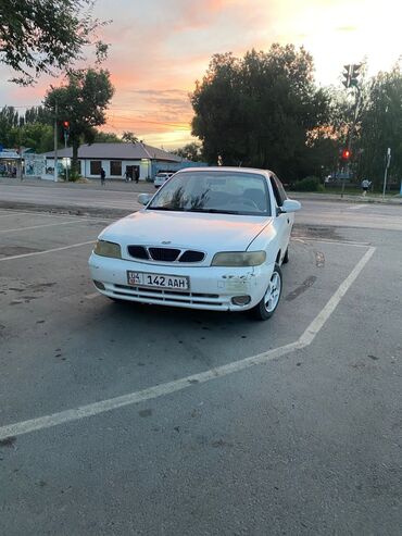 Daewoo: Daewoo Nubira: 1997 г., 1.6 л, Механика, Бензин, Седан