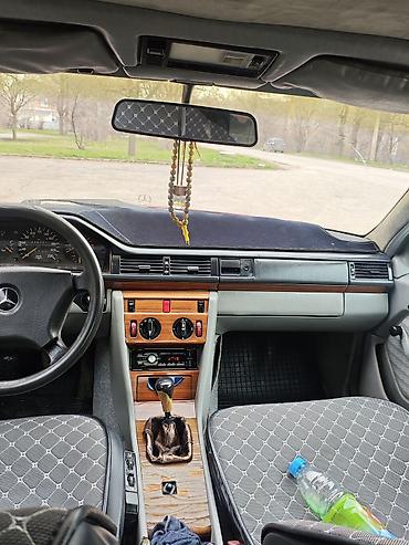 Mercedes-Benz: Mercedes-Benz E-Class: 1992 г., Седан — 10
