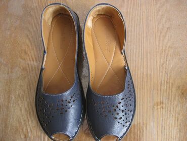 обувь женская деми: Продаются балетки. Синий цвет. 38 размер. В очень хорошем состоянии
