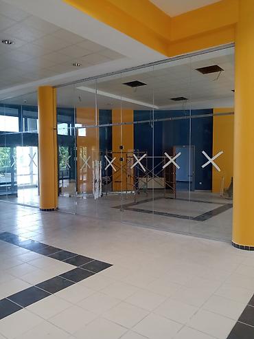 Перегородки на заказ: На заказ Цельностеклянная перегородка, Для офиса, Бронированное стекло, Монтаж, Демонтаж, Бесплатный замер — 8