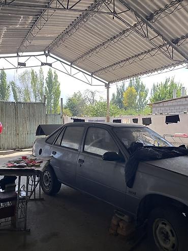 матасыкыл зид: Daewoo Nexia: 1995 г., 1.5 л, Кол менен иштөөчү, Бензин, Седан — 4