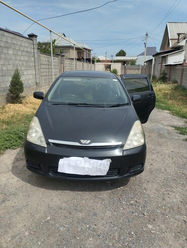 крафтер пассажирский: Автомобиль Toyota Wish, черного цвета. Вместительный и практичный