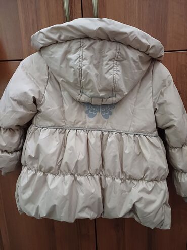 зимнее пальто женское: Куртка зимняя фирмы SELA НА 5-7 лет. очень тёплая и качественная