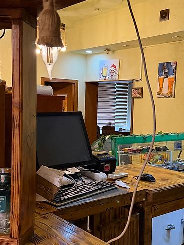 Digər restoran, kafe avadanlığı: 14 ədəd taxta masa * Hər masanın yanında 4 ədəd taxta stul — — 2