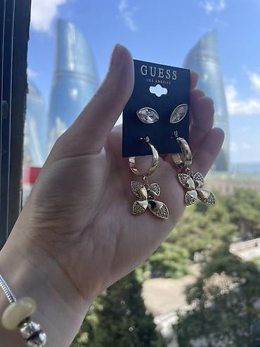 Бижутерия: GUESS Los Angeles sırğa dəsti - Brend: GUESS - Rəng və örtük: Qızılı — 1