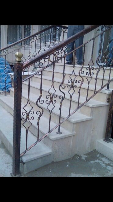 Pilləkən məhəccərləri: Məhəccərlər ( perila) — 4