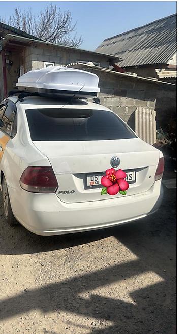 снижена: Volkswagen Polo: 2011 г., 1.6 л, Автомат, Бензин, Седан — 2