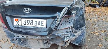 e2 byd: Hyundai Solaris седан, чёрный 16 газ бензин передний две фара и бампер — 3