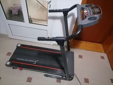 Trake za trčanje: Traka za trčanje Sportstech F10 - Kompaktna električna traka sa — 1