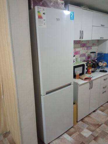холодильни: Холодильник Beko, Б/у, Двухкамерный, No frost, 180 *