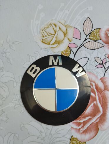 Emblemlər və nişanlar: Bmw E39 logo üsdən çıxma dəmirin içindəki kleyin izidir Gəncədədir