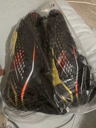 сороконожки обувь: Футбольные бутсы (сороконожки/мультигрунт) в заводском пакете. 45