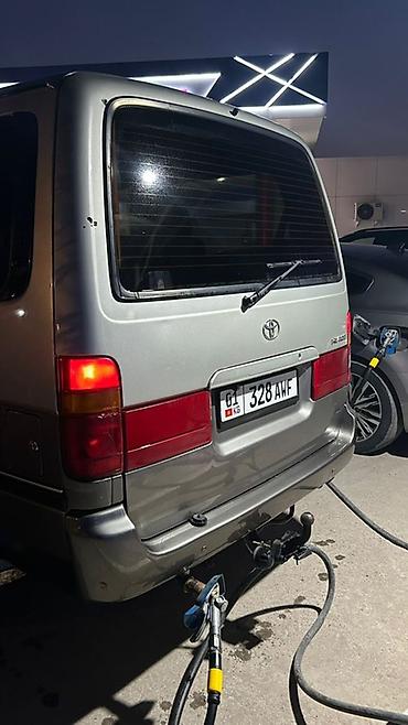 авари: Toyota Hiace: 2003 г., 2.5 л, Механика, Газ, Минивэн — 5