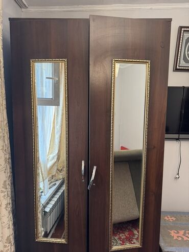зеркало доя дома: Кийим салуучу шкаф, Түз