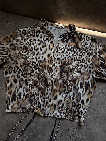 cins: Leopar printli qadın köynəyi - Model: qısa kəsimli, ön hissəsi yığma — 1