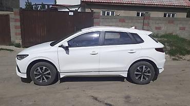 электро машине: BYD E2: 2024 г., Автомат, Электромобиль, Хэтчбэк — 3