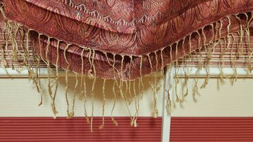 Baş geyimləri: Paşmina şarf Hindistandan hədiyyə olaraq alınmışdı. Ehtiyac olmadığı — 4