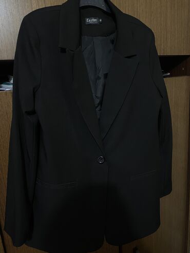 Пиджактар, жакеттер: Женский пиджак. 46 размер, в хорошем состоянии