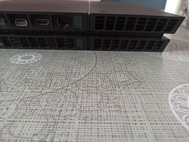 PS4 (Sony Playstation 4): Playstation 4 2ci revizya slimlə eyni vaxtda çıxan eyni gücdədir