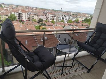 Bağ kresloları: Həm şezlonqlar həm də sehpa qatlana bilir, komfortludur, bağ evi — 4