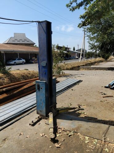 строительные оборудования: Автоподъёмник гидравлический, одностоечный