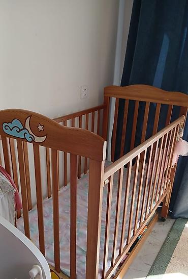hava dosekleri: Oğlan və qız üçün, İşlənmiş, Dördbucaq, Beşik, Matras ilə, Yellənmə mexanizmsiz — 1