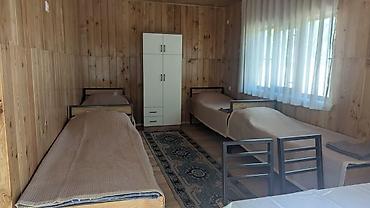 Продажа коттеджей и домов: Продается новый коттедж, состоящий из двух номеров, в каждом номере — 5