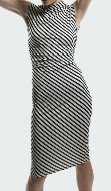 intersport haljine: H&M S (EU 36), bоја - Šareno, Drugi stil, Kratkih rukava