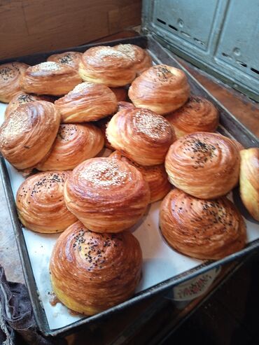 Sifarişlə əl işləri: $əkərburanin 1 dənəsi 1 m, paxlavanın 1 kq 16 m, badamburanin 1 dənəsi — 9