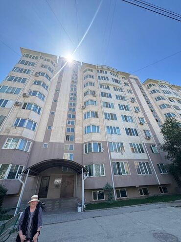 срочно продаётся 1 комнатная квартира в районе ошского рынка по улице кенсуйская: 1 комната, 41 м², 106 серия, 6 этаж, Старый ремонт